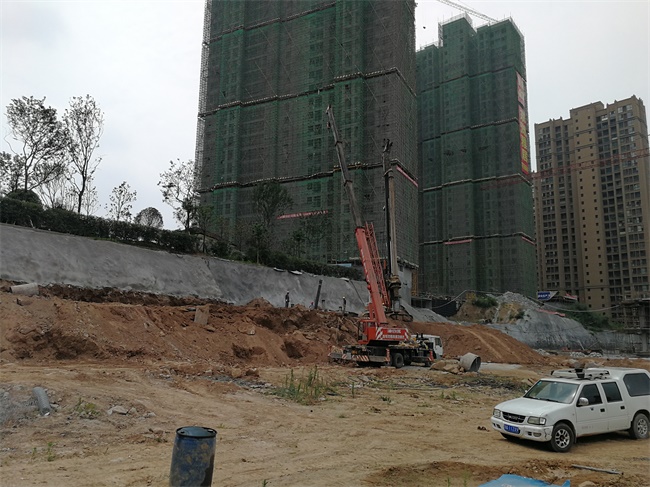 東湖雅居旋挖樁基礎(chǔ)項(xiàng)目